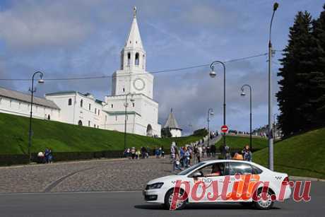 ФАС встала на сторону угрожавшего безопасности России такси. Федеральная антимонопольная служба (ФАС) не стала возбуждать дело после жалобы сервиса такси «Максим» на агрегатор Didi. Ведомство не выявило в действиях китайской компании признаков недобросовестной конкуренции, компания не занимает доминирующего положения на рынке, пишет «Коммерсантъ».