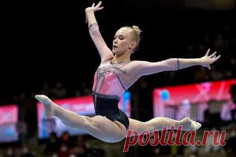 Гимнастка Мельникова завоевала бронзу чемпионата мира. Российская гимнастка Ангелина Мельникова завоевала бронзовую медаль чемпионата мира в опорном прыжке. Мельникова получила от судей 13,966 балла. Первое место заняла представительница Бразилии Ребека Андраде (14,966 балла), серебряной призеркой стала итальянка Азия Д'Амато (14,083 балла).