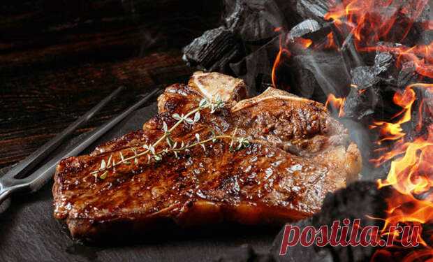 Готовим стейки по-аргентински: весь секрет вкуса в угле - Steak Lovers - медиаплатформа МирТесен Наряду с мясом, уголь играет определяющую роль во вкусе готового мяса. Именно уголь, наряду с говядиной, стал одной из основ знаменитого вкуса аргентинских стейков – он особо плотный и дает много жара. Не будет преувеличением сказать, что стейк из говядины в Аргентине — не просто популярная еда, а