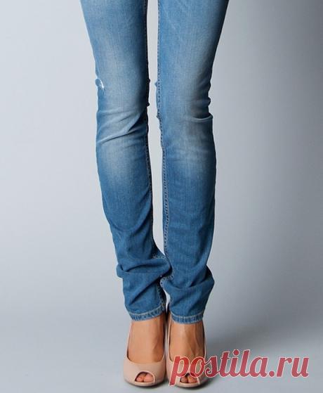 Подшиваем джинсы с сохранением фабричного шва.