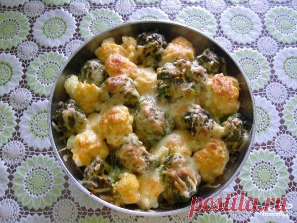 Цветная капуста запеченная с сыром вошла в мой рацион, пока я жила целый месяц в Европе. Я просто поражалась, как много овощей едят европейцы! Делюсь интересным рецептом, пользующимся у них спросом.