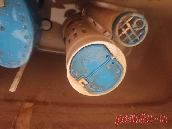 Очистила одновременно бачок и унитаз от налета и ржавчины без вреда для резиновой и пластиковой арматуры | Уютный дом | Яндекс Дзен