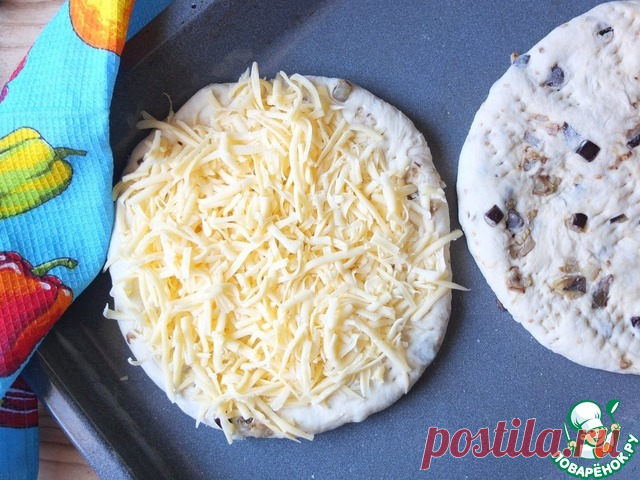 Лепешки с баклажанами, сыром и чесночком...ммм...и понимаешь, что счастье есть!