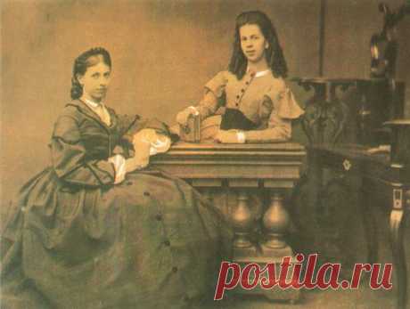 Sisters SA Tolstaya (left) and TA Bers (right), the 1860s   |   Pinterest