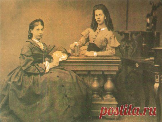 Sisters SA Tolstaya (left) and TA Bers (right), the 1860s   |   Pinterest