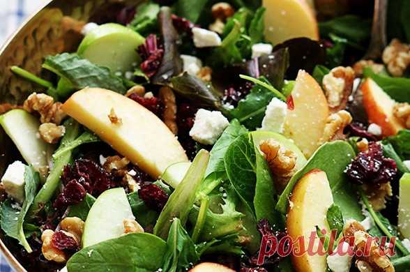 Яблочный салат с клюквой и кедровыми орешками рецепт – салаты