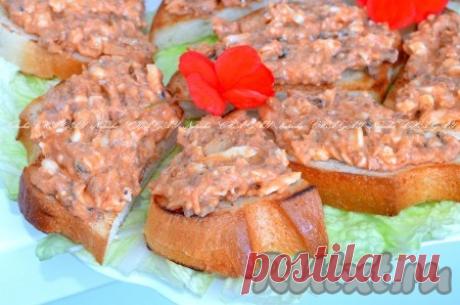Бутерброды с килькой в томатном соусе - 7 пошаговых фото в рецепте