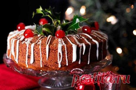 5 быстрых рождественских кексов — для тех, кто не успел Примерно за месяц до Рождества в Италии готовят кексы-панеттоне. Также рано приступают к работе немцы с их знаменитыми штолленами, символизирующими запеленованного младенца Христа. Не менее четырех недель выдерживают и рождественский английский пудинг, который перед самой подачей обливают ромом и поджигают. Вся эта выпечка должна вызреть, напитаться ароматами. Для "опоздавших" соберем на этой странице рецепты, что гот...