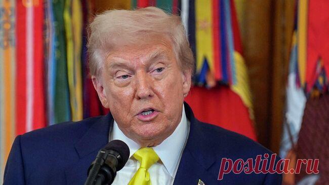 Трамп потребовал проверить каждого иностранца, прибывшего в США