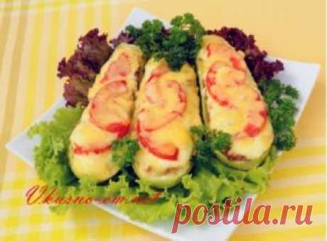 Лодочки из кабачков с грибами и овощами
