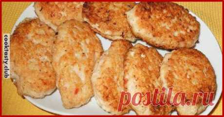 Очень вкусные котлеты &quot;Летние&quot;. В этих котлетках есть все самое-самое вкусное и полезное! Необходимые продукты 250 грамм моркови 250 грамм кабачков 1 луковица 1 яйцо 75 грамм манной крупы 250 мл. овощного бульона Растительное масло Перец и соль по вкусу Один острый перчик (не обязательно) Зубчик чеснока Для соуса 100 грамм натурального йогурта 30 грамм майонеза Чайная ложка готовой горчицы Небольшой пучок зеленого лука Зубчик чеснока Черный молотый …