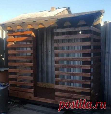 Небольшой дровник на дачу своими руками