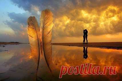 Доброе слово
Не скупитесь на доброе слово.
Пусть оно разорвет тишину.
Для того,кто вам ближе любого,
У кого ваше сердце в плену.

Говорите без робости,прямо,
Не скрывайте тепла в мелочах.
Это лучшее может быть право,
Быть простым в очень сложных вещах.

Говорите без ложных сомнений,
Проживая душой каждый слог.
Ведь молчание без сожалений
Оставляет на сердце ожог.