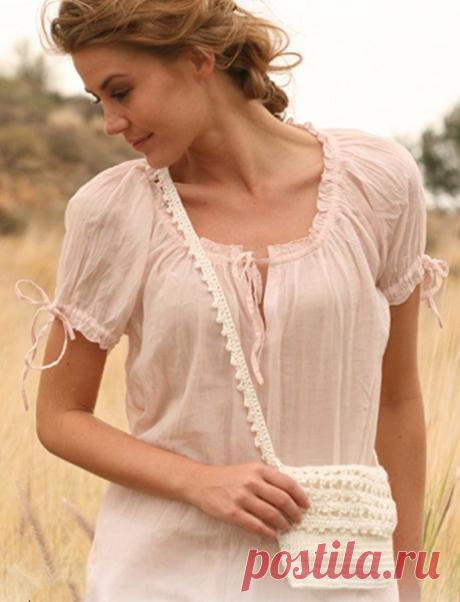 Маленькая вязаная сумочка крючком Linen lace