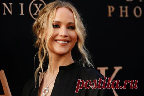 Дженнифер Лоуренс высказалась о разнице в гонорарах с Леонардо Ди Каприо. Американская актриса Дженнифер Лоуренс высказалась о разнице в гонорарах с Леонардо Ди Каприо, вместе с которым она снялась в фильме «Не смотрите наверх». Актриса посчитала справедливой неравную оплату труда: ее коллега получил за работу на пять миллионов долларов больше, хотя имя Лоуренс идет в титрах первым.