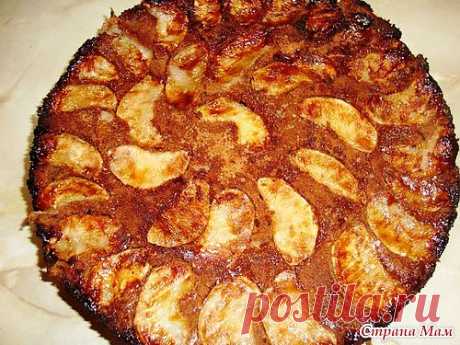 Шоколадный пирог с яблоками. Рассыпчатый, нежный и очень шоколадный.