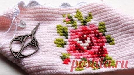 Вышивка на вязаных вещах. - Домоводство - медиаплатформа МирТесен Вышивка - это очень кропотливый труд, но так красиво, что хочется сделать что-то подобное. Для тех, кто не умеет вышивать (от слова совсем) немного информации в картинках. Самые простые приемы: листики, цветочки, веточки. Их расположение на вязаном полотне и составление рисунка. Для начала работы...