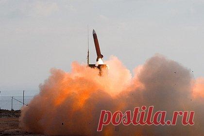 ВСУ атаковали российский самолет Ил-76 под Белгородом американской ракетой. Следователи установили тип вооружения, с помощью которого Вооруженные силы Украины (ВСУ) сбили военно-транспортный самолет Ил-76 в Белгородской области. Об этом «Ленте.ру» сообщили в пресс-службе СК. Экспертиза установила, что Ил-76 был сбит зенитной управляемой ракетой MIM-104A комплекса Patriot.