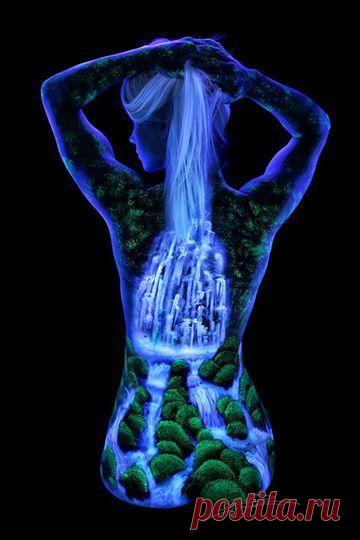 Blacklight body paint - leenks.com