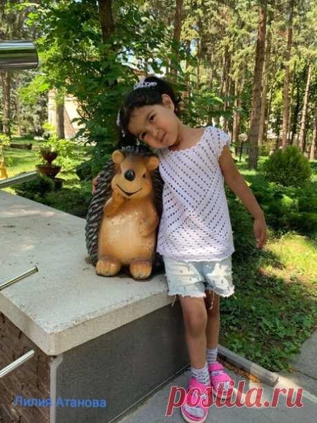 Всем добрый день фото летней кофточки для моей Ягодки, которую и вы сможете связать на любой размер схему прикрепила
Надеюсь, что вдохновитесь и сотворите красоту
Вяжите с удовольствием