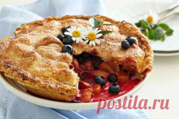 Пирог с персиками и сливами