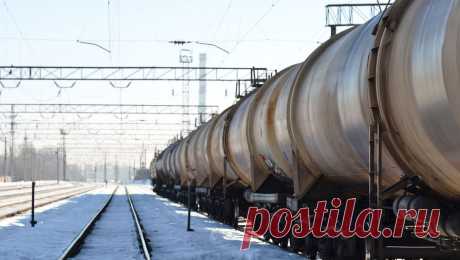 Российский подросток попал под грузовой поезд, слушая музыку в наушниках, и выжил. В Омской области под поезд попал несовершеннолетний. Об этом 7 февраля сообщает портал NGS55. Накануне вечером 16-летний подросток оказался на станции Исилькуль. Он был в наушниках и решил сократить путь. Юноша залез под вагон грузового ...
