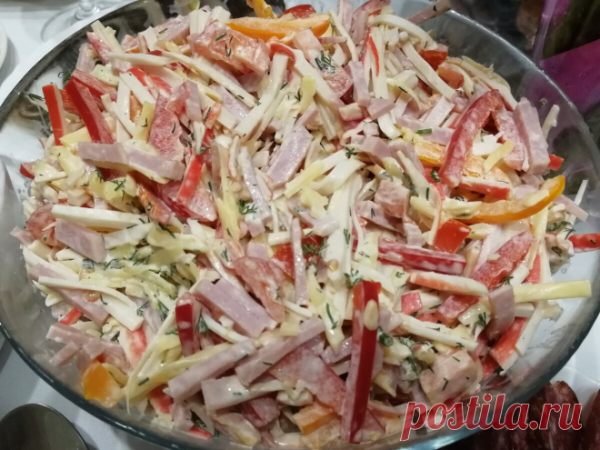 Стала чаще покупать крабовые палочки, когда попробовала у подруги новый салат из них. Готовится без кукурузы, капусты и риса | Заметки для хозяйки | Яндекс Дзен