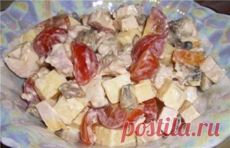 Салат с копченной курочкой "Аппетит"

Ингредиенты:

Копченная курочка (любая ее часть) - 300г
Сыр сулугуни или адыгейский - 300г
Помидорки ";черри"; - 1 кг
Чеснок - 2 зубчика
Майонез, соль, перец черный молотый.

Приготовление:

Курицу и сыр нарезать небольшими кусочками, помидорки на половинки, чеснок пропустить через пресс, все смешать, заправить майонезом, посолить, поперчить.

Я еще добавляю в этот салат кириешки. А сыр и помидоры беру обычные.
•••