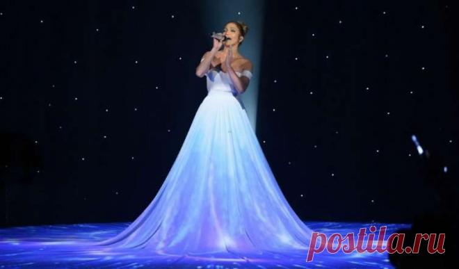 Дженнифер Лопес удивила поклонников волшебным платьем | Все о Музыке