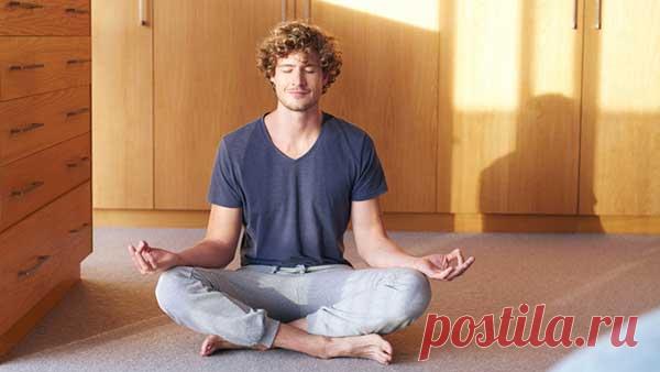 Как открыть сердечную чакру. Сердечная чакра, называемая Анахата, — это четвертая и средняя чакра. Центральная чакра, расположенная в центре тела над сердцем, является источником сострадания и любви. Если вам трудно сопереживать другим, или вы чувствуете беспокойство, горькость или раздражительность, ваша сердечная чакра может быть заблокирована. К счастью, есть некоторые вещи, которые вы можете сделать, чтобы открыть свою сердечную чакру и снова обрести чувство покоя и принятия.