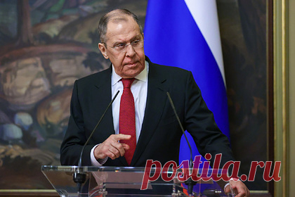 Лавров обвинил Запад в подмене демократии своим диктатом. Организация США «Саммита демократий» подразумевает право Вашингтона и западных партнеров на диктат своего понимания демократии. Глава Министерства иностранных дел России Сергей Лавров обвинил Белый дом в пренебрежении основным принципом ООН о суверенном равенстве государств.