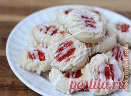 Рецепт: Миндального печенья с персиковым джемом - Из песочного теста - Выпечка и десерты - Готовить легко!