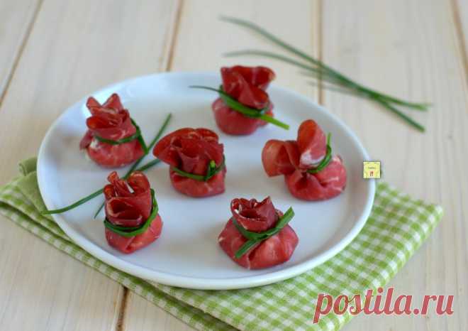 Sacchetti di Bresaola alla Ricotta sfizioso antipasto facile e gustoso I sacchetti di bresaola alla ricotta sono uno sfizioso antipasto, facile da fare e molto gustoso, perfetto per ogni occasione.