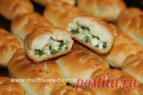 Печеные пирожки с яйцом и зеленым луком |