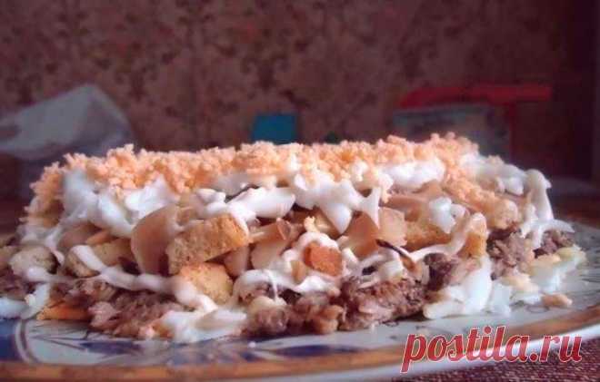 Вкуснейший салат со шпротами и грибами