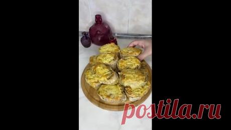 Ещё один рецепт вкусных рулетиков из лаваша
Сметут за 5 минут и добавки попросят!
Начинка может быть любая. Например: отварное куриное филе и зажарка лук+морковь+немного сливок.
Показать ещё