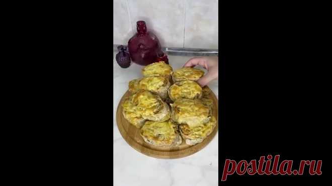 Ещё один рецепт вкусных рулетиков из лаваша

Сметут за 5 минут и добавки попросят!

Начинка может быть любая. Например: отварное куриное филе и зажарка лук+морковь+немного сливок.
Показать ещё