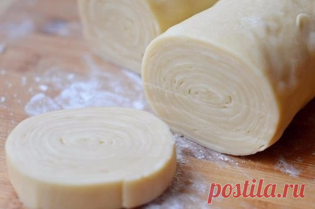 Самса узбекская слоеная

Вкусная, слоеная, сочная и сытная самса понравится всем без исключения.

Сохрани себе!

Ингредиенты:

Мука — 4 стак.
Яйцо — 1 шт.
Вода (кипяток) — 1 стак.
Масло сливочное — 50 г
Соль — 0,5 ч. л.
Масло сливочное (для прослаивания пластов) — 100–150 г

Для начинки:

Баранина с жиром — 600-700 г
Лук репчатый — 2 шт.
Соль, перец — по вкусу
Зира — по вкусу

Приготовление:

1. Взбить яйцо, добавить масло растопленное, соль, кипяток, постепенно подсыпать ...