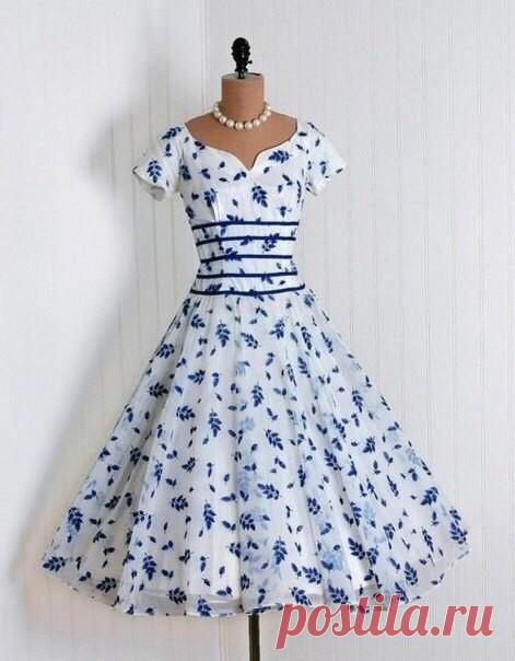 Винтажные платья - женственно и нежно 













 















 
Источник



