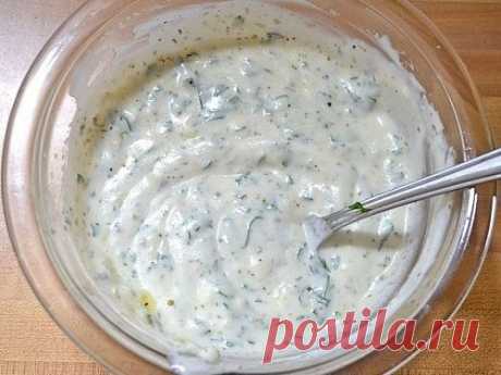 Куриные голени в сметанном маринаде.

Для курицы существует множество различных вариантов маринада и сегодня познакомимся еще с одним. Готовится он за считанные минуты, получается невероятно ароматным, очень удачно подчеркивает нежное куриное мясо, делая его еще вкуснее, а на сам процесс маринования уходит меньше часа. Заинтересовались? Тогда пополняем свою кулинарную книгу новеньким рецептом: куриные голени в сметанном маринаде.

Время приготовления: 1 час 30 минут
Порций...