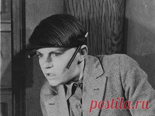 «Секретные сотрудники» КГБ: кто в СССР становился стукачом Преференции для сексотов, осведомителей, информаторов, агентов или просто стукачей в Советском Союзе были разными, измерявшимися не обязательно деньгами. Многих «иуд» сподвиг на доносительство элементарный страх за собственную судьбу.