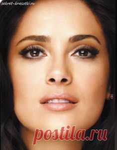 СЕКРЕТЫ МАКИЯЖА

Купите белый карандаш и подводите им нижнее веко, прямо по внутренней линии (по слизистой). 

Это освежит усталый взгляд, оттенит покрасневшие глаза, а также сделает взгляд распахнутым и визуально увеличит глаза.

Больше секретов здесь