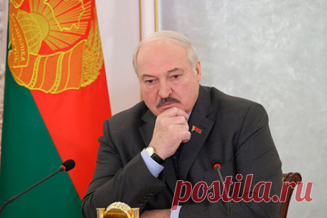 Лукашенко призвал Витебскую область готовиться к войне. Защита Белоруссии от войны стала темой выступления президента страны Александра Лукашенко перед чиновниками Витебской области. Лукашенко обратился к управленцам региона с призывом составлять планы и готовить материальное обеспечение на случай конфликта. Рассчитывать нужно только на себя, отметил белорусский лидер.