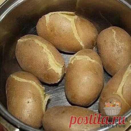 Век живи, век учись! Многое из этого я не знала!
1. Чтобы зелень, которую вы кладете на пиццу при выпечке не утратила своего цвета и вкуса, ее надо предварительно обмакнуть в растительное масло...
2. Чтобы макароны и спагетти не слипались при варке, добавить чуть-чуть растительного масла в кипящую воду.
3. При варке кожица картофеля не лопается (картофель в мундире), если в воду добавить несколько капель уксуса.
4. Отварной картофель будет вкуснее, если при варке положить ...