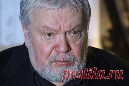 Российские телеканалы изменили сетки вещания из-за смерти Сергея Соловьева. Несколько российских телеканалов изменили сетки вещания в связи со смертью советского и российского режиссера Сергея Соловьева. Так, РЕН ТВ покажет снятый кинорежиссером фильм «Асса». На «России-1» после полуночи в эфир выйдет запись программы «Белая студия», героем которой был Соловьев.