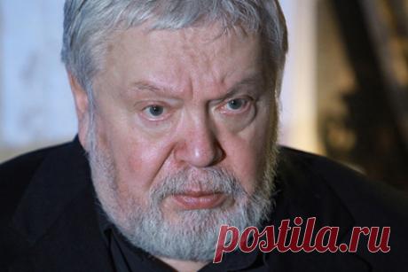 Российские телеканалы изменили сетки вещания из-за смерти Сергея Соловьева. Несколько российских телеканалов изменили сетки вещания в связи со смертью советского и российского режиссера Сергея Соловьева. Так, РЕН ТВ покажет снятый кинорежиссером фильм «Асса». На «России-1» после полуночи в эфир выйдет запись программы «Белая студия», героем которой был Соловьев.