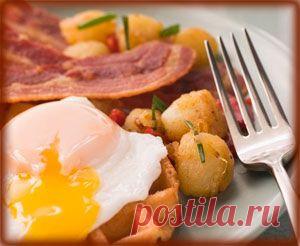 Картофель жаренный с ветчиной и яйцами