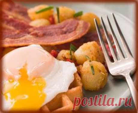 Картофель жаренный с ветчиной и яйцами