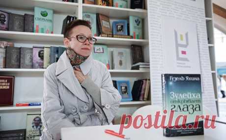 Башкирский театр убрал спектакль по книге Гузели Яхиной после слов об СВО. Башкирский академический театр драмы имени Мажита Гафури снял с репертуара спектакль по роману «Зулейха открывает глаза» Гузели Яхиной после ее слов о спецоперации на Украине.