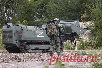 Роботов «Уран-6» применили в Авдеевке. Российские военные саперы применили робототехнические комплексы «Уран-6» при разминировании Авдеевки, сообщили в Минобороны России. Робот-сапер предназначен для площадного разминирования территорий. Ежедневно на территории Авдеевки обезвреживают сотни взрывоопасных предметов.